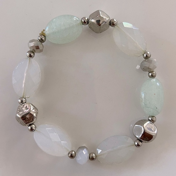 Beaded Silver & White Natural Stone Stretch Bracelet - Picture 5 of 5